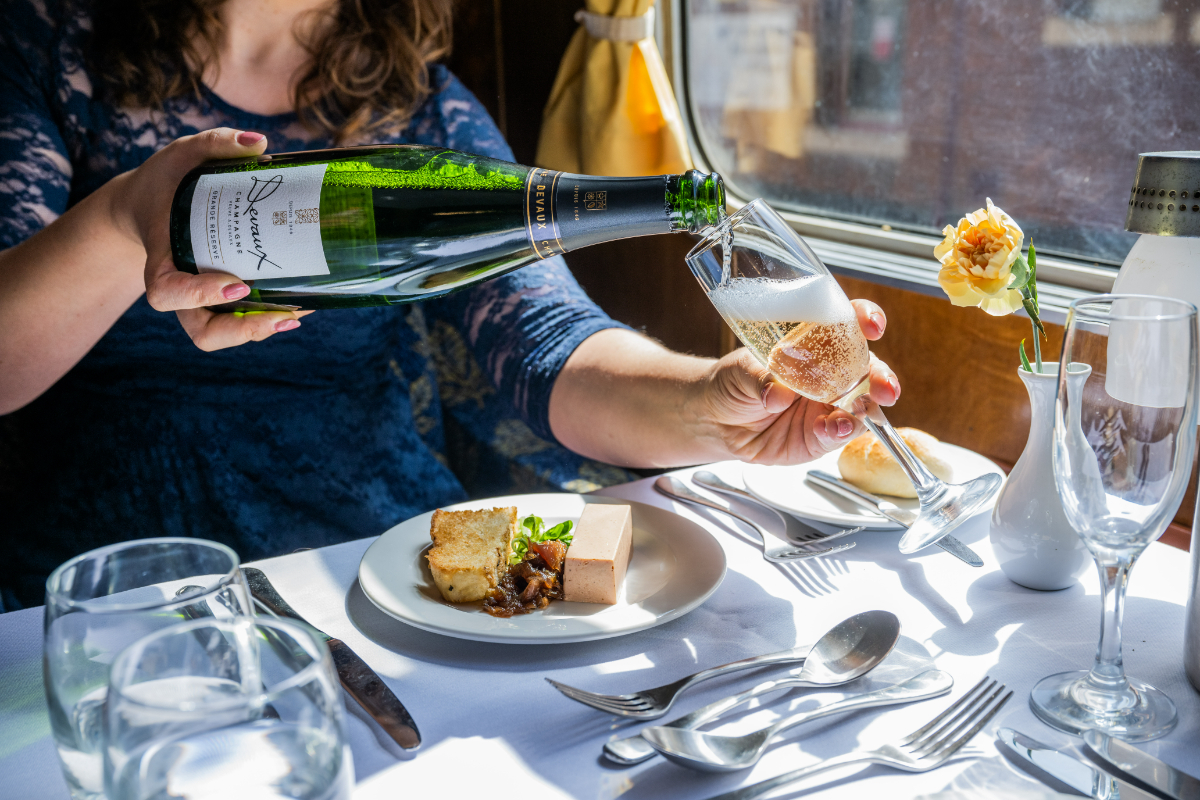 PREMIER DINING